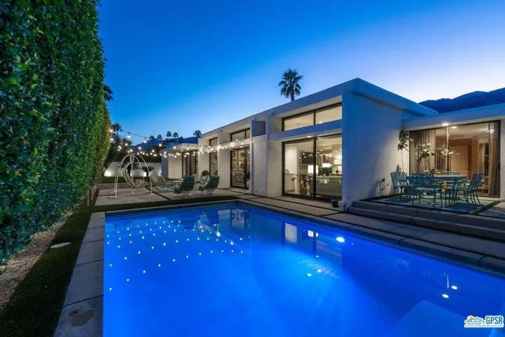 2336 S Caliente Drive, Palm Springs, California 92264