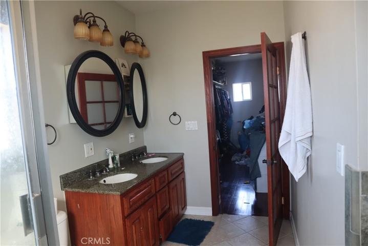 Second unit master bedroom bathroom