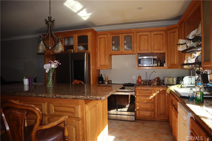 Second unit kitchen