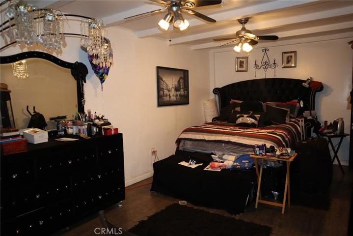 Front house room 3