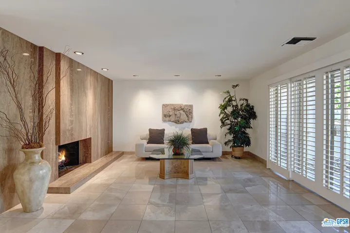 2560 S Camino Real, Palm Springs, California 92264