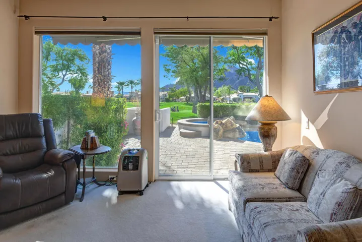 VIEW MASTER BEDROOM