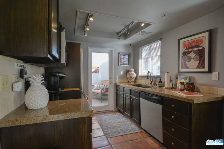 Bright Kitchen with Access to 2nd Private Couryard