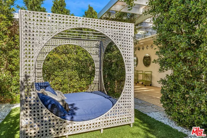 Outdoor lounging bed