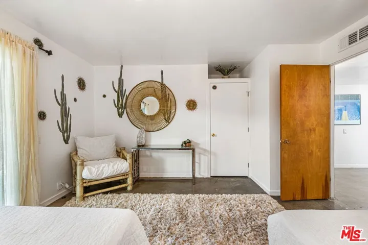 Guest bedroom 1