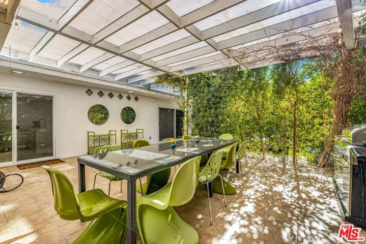 Side patio