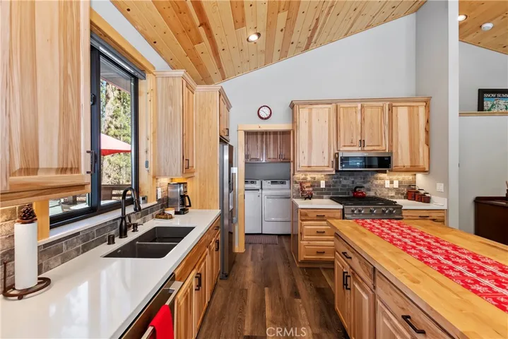 738 Golden West Drive, Big Bear Lake, California 92315
