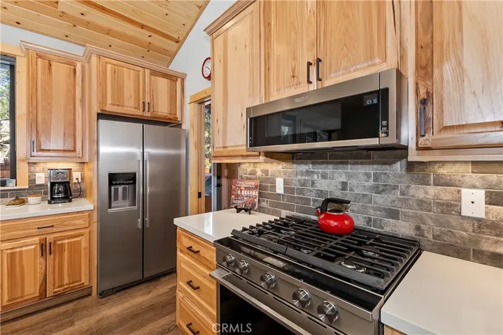 738 Golden West Drive, Big Bear Lake, California 92315