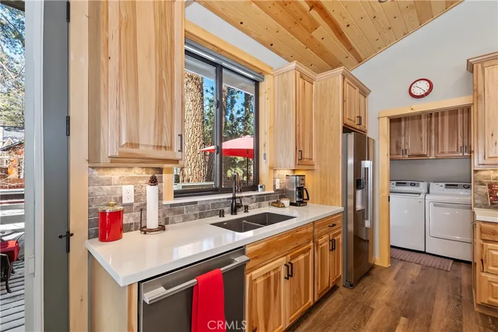 738 Golden West Drive, Big Bear Lake, California 92315
