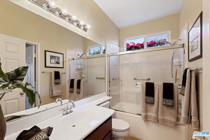 1210 Palmas, Palm Springs, California 92262