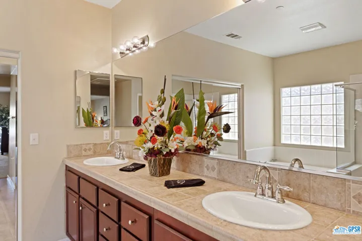 1210 Palmas, Palm Springs, California 92262