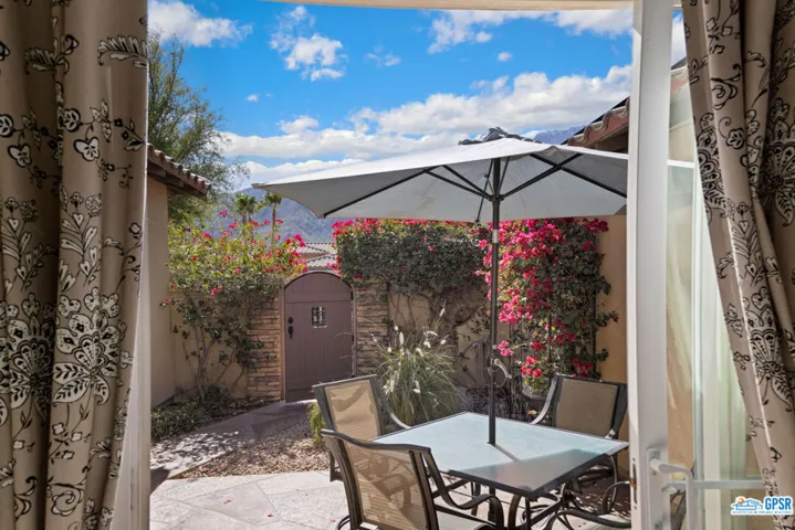 1210 Palmas, Palm Springs, California 92262