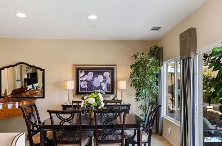 1210 Palmas, Palm Springs, California 92262