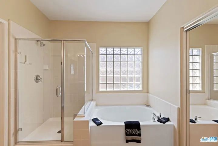 1210 Palmas, Palm Springs, California 92262
