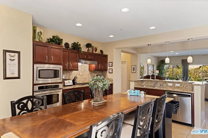1210 Palmas, Palm Springs, California 92262