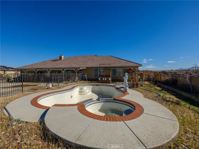 12302 Braeburn Road, Apple Valley, California 92308