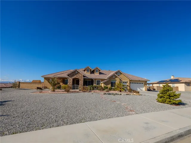 12302 Braeburn Road, Apple Valley, California 92308