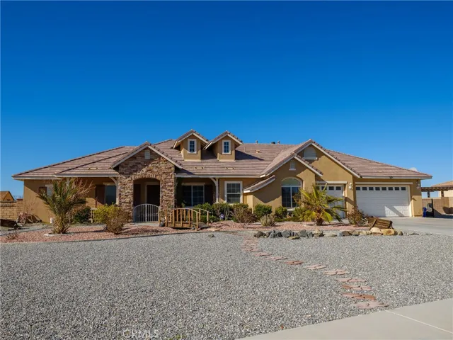 12302 Braeburn Road, Apple Valley, California 92308