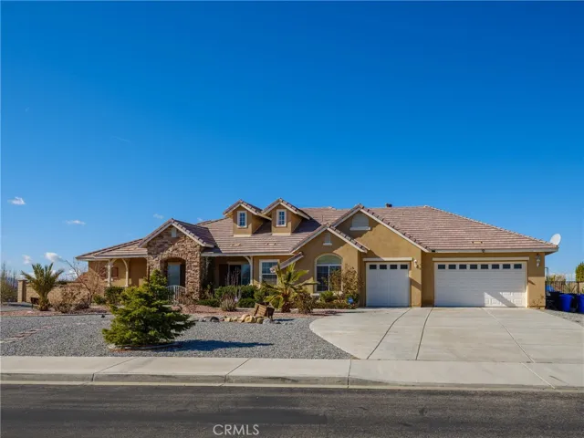 12302 Braeburn Road, Apple Valley, California 92308