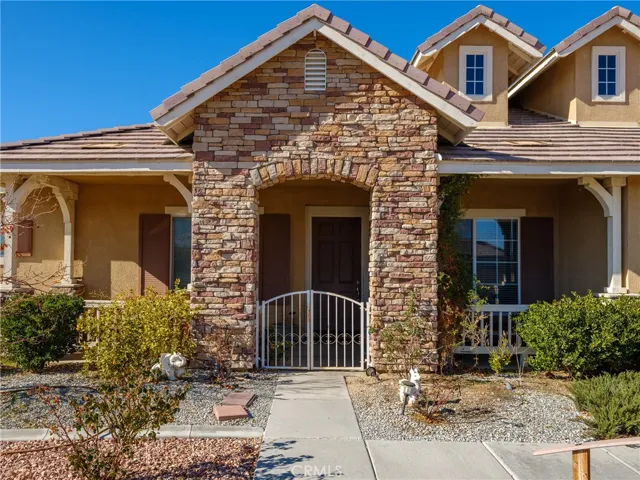 12302 Braeburn Road, Apple Valley, California 92308