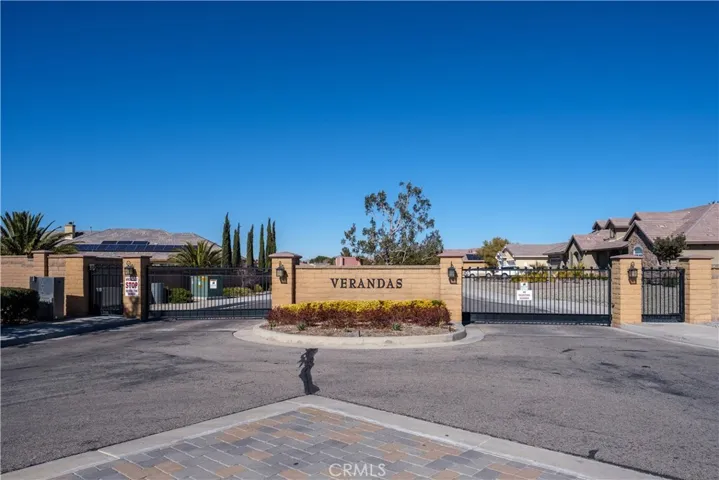 12302 Braeburn Road, Apple Valley, California 92308