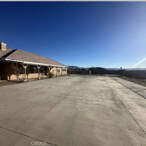 12302 Braeburn Road, Apple Valley, California 92308