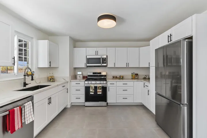 011_Kitchen