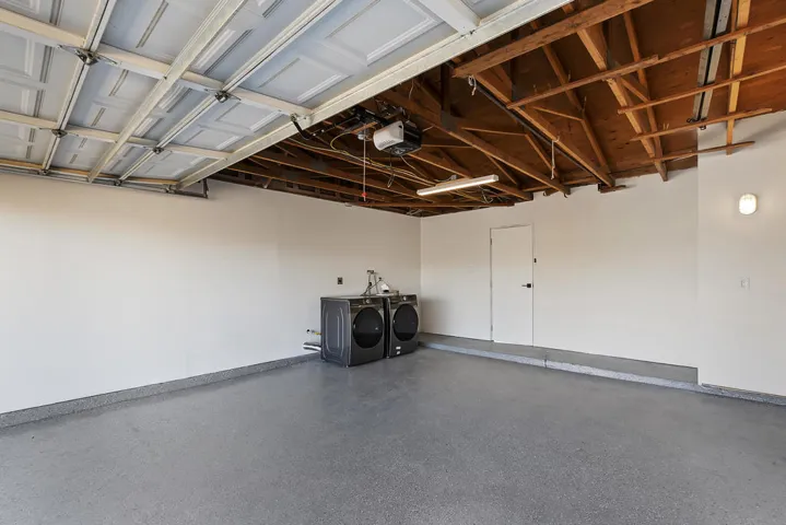 026_Garage