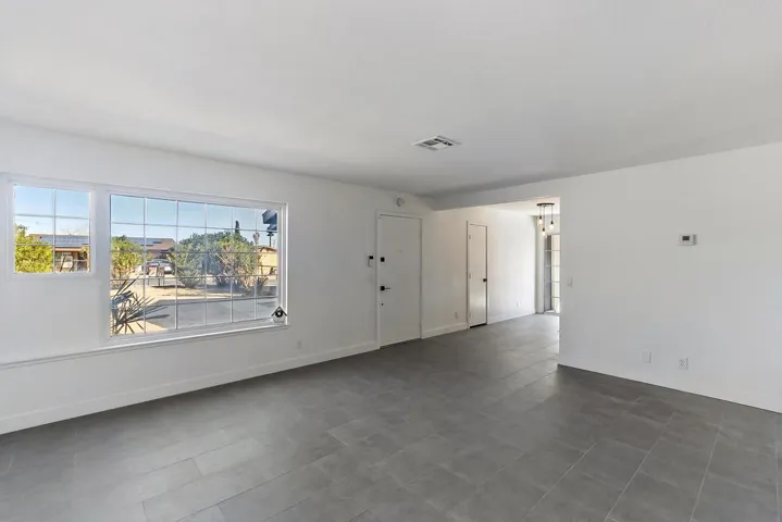 007_Living Room