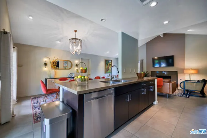550 N Burton Way, Palm Springs, California 92262
