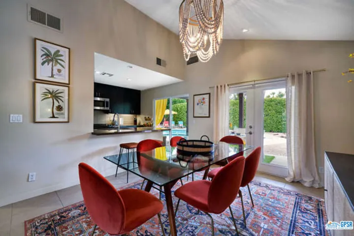 550 N Burton Way, Palm Springs, California 92262