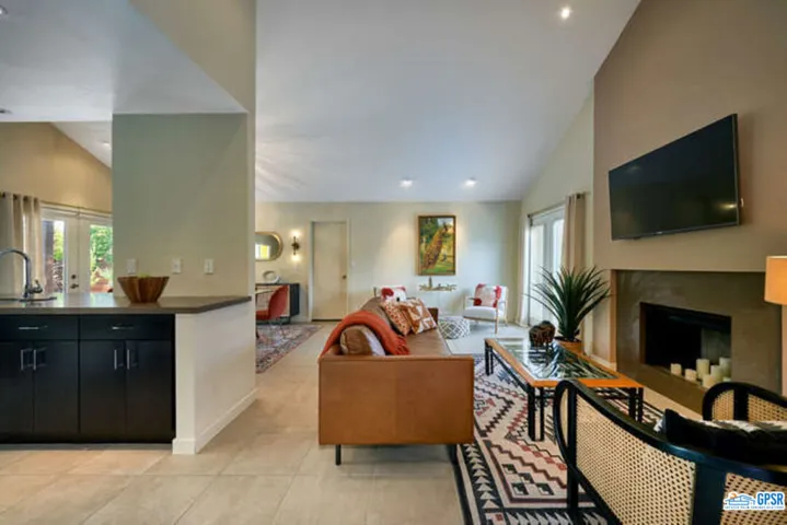 550 N Burton Way, Palm Springs, California 92262
