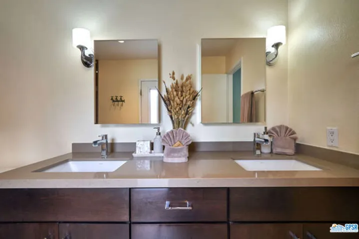 550 N Burton Way, Palm Springs, California 92262