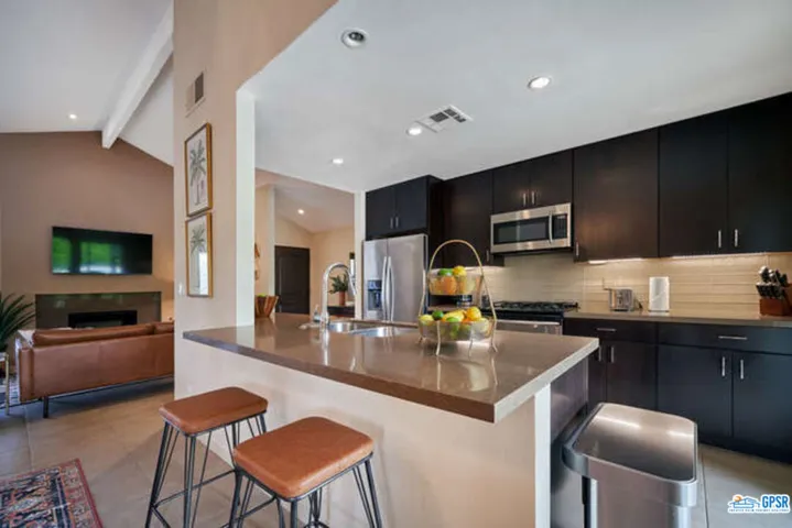 550 N Burton Way, Palm Springs, California 92262