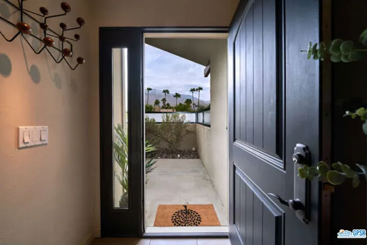 550 N Burton Way, Palm Springs, California 92262
