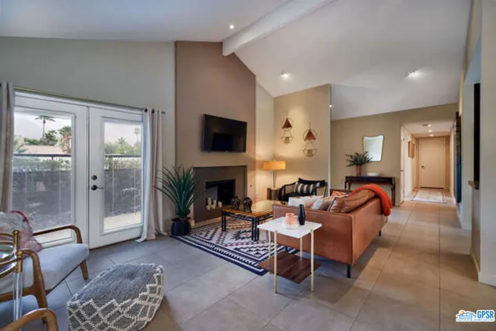 550 N Burton Way, Palm Springs, California 92262