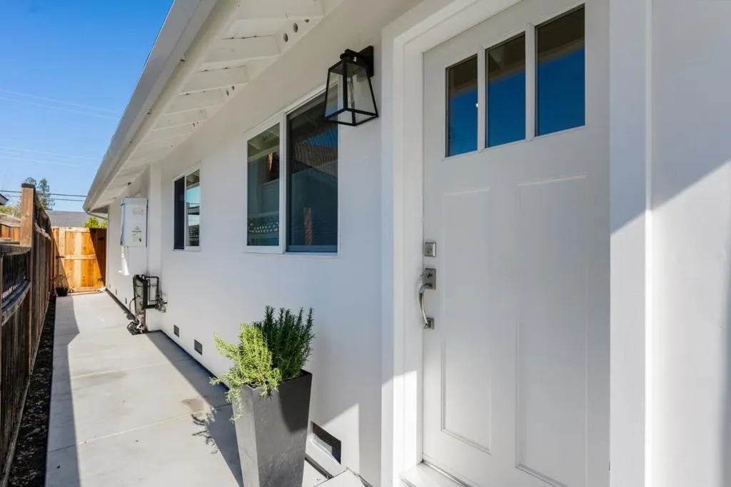 1641 Hyacinth Lane, California home-pic-23