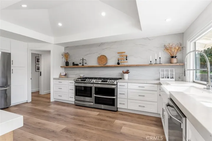 1402 Treasure Lane, North Tustin, California 92705