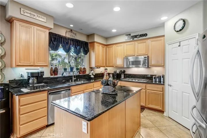 5409 Messina Way, Fontana, California 92336