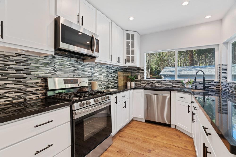 564 Hillcrest Drive, California home-pic-12