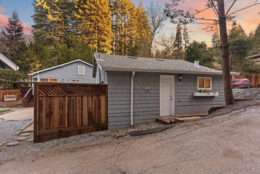 564 Hillcrest Drive, California home-pic-68