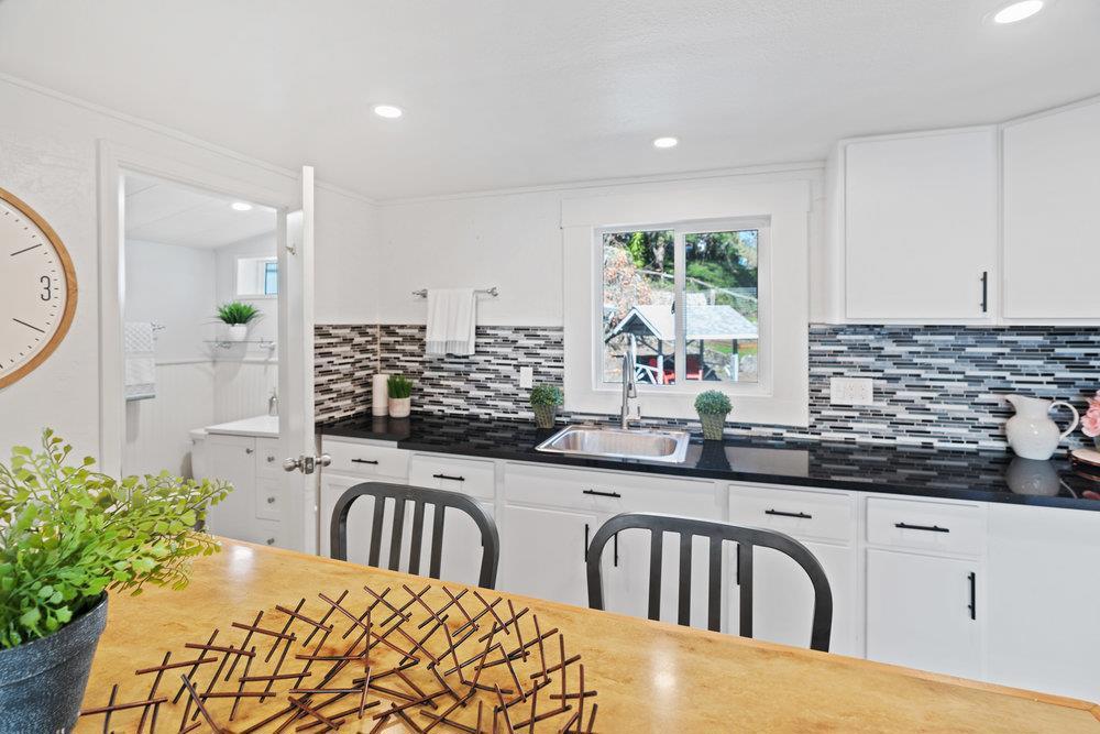 564 Hillcrest Drive, California home-pic-46