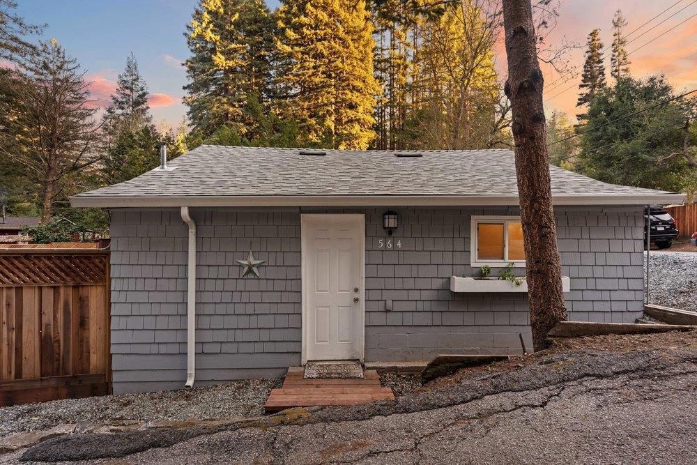 564 Hillcrest Drive, California home-pic-67