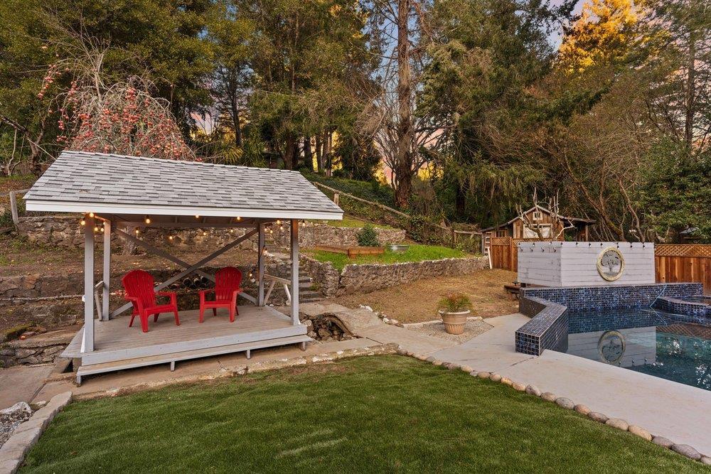 564 Hillcrest Drive, California home-pic-56