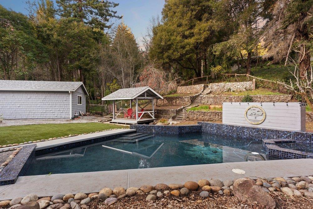 564 Hillcrest Drive, California home-pic-59