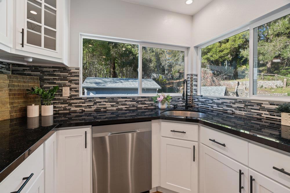 564 Hillcrest Drive, California home-pic-16