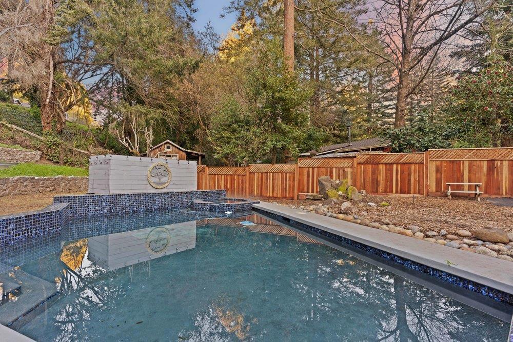 564 Hillcrest Drive, California home-pic-58