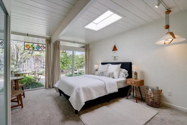 3391 Thomas Drive, Palo Alto, California 94303