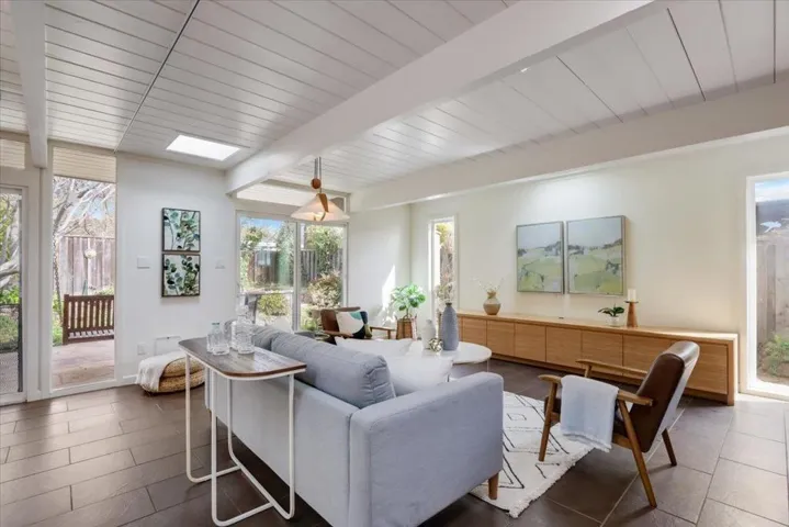 3391 Thomas Drive, Palo Alto, California 94303