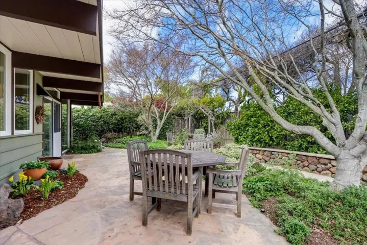 3391 Thomas Drive, Palo Alto, California 94303